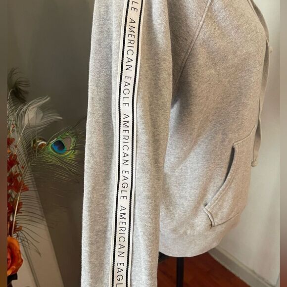 American Eagle gray hoodie, size juniors, medium - Picture 3 of 5